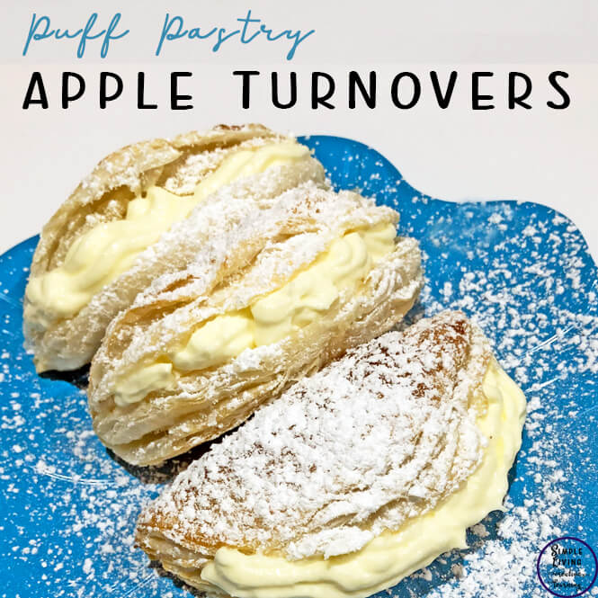 These apple turnovers are made with puff pastry and taste just as delicious the bought ones. They can also be made with a peach or nutella filling.