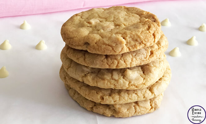 These yummy white chocolate and macadamia cookies are so lovely and crunchy and go well with a nice warm cuppa when visiting with friends.