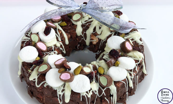 This gorgeous, easy to make Rocky Road Wreath is a great centrepiece for a Christmas table this festive season.