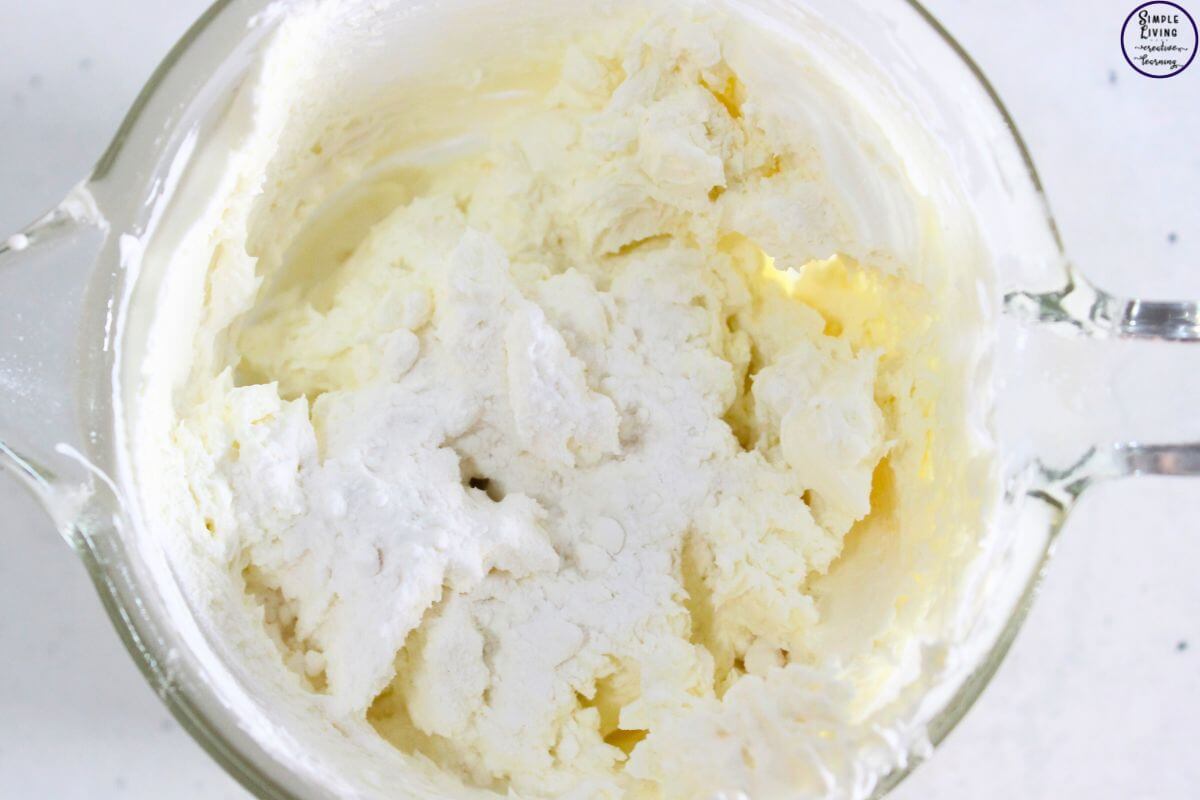 Homemade Hand Cream adding in the arrowroot