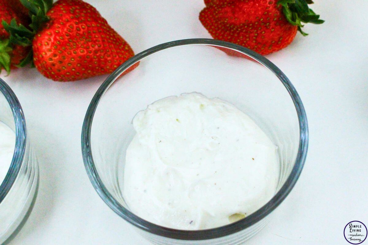 Strawberry Yoghurt Parfaits adding yoghurt
