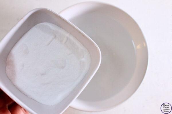 Homemade Toilet Cleaner Gel adding bicarbonate of soda and borax
