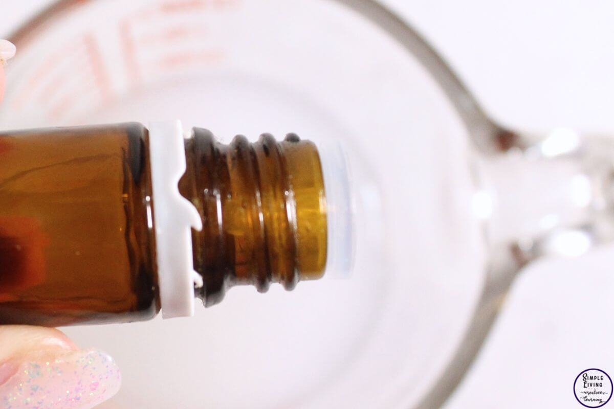 Homemade Anti Itch Spray adding essential oils - optional