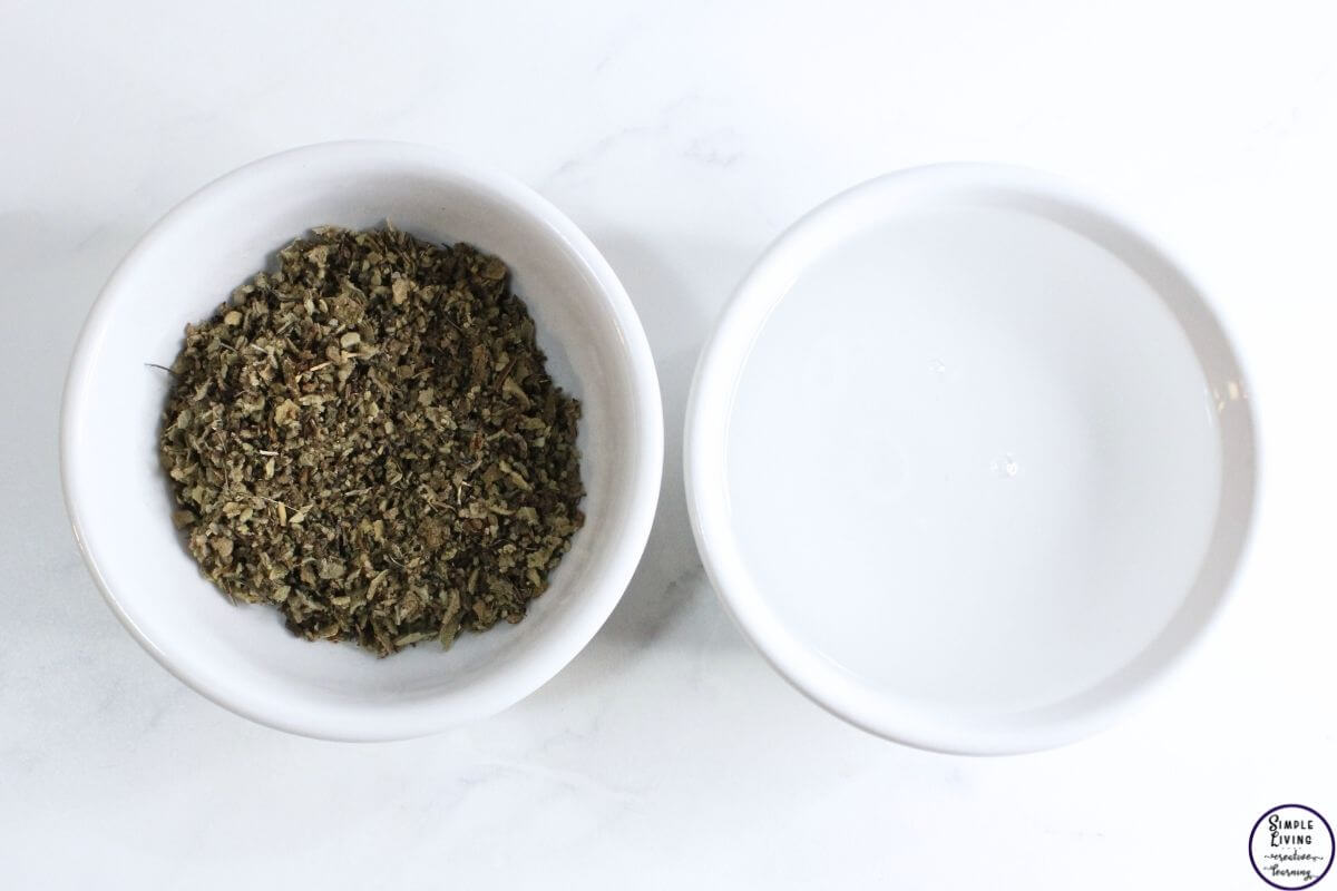 How to Make Mullein Tincture ingredients with vodka